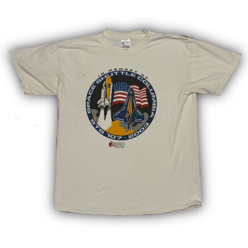 Gildan Men's White and Cream T-shirt